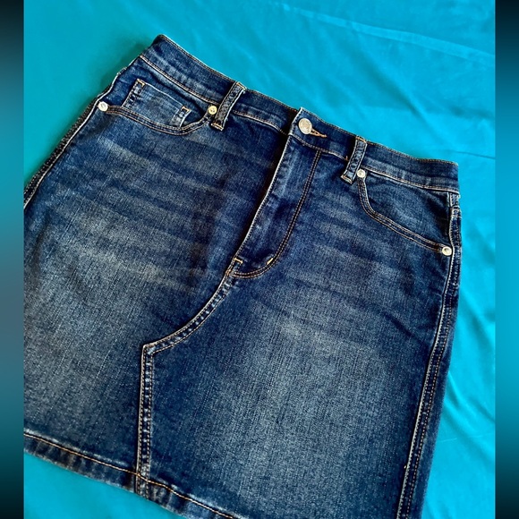 Free People We The Free Stretchy mini skirt. Size 28 medium blue distressed - Picture 2 of 16